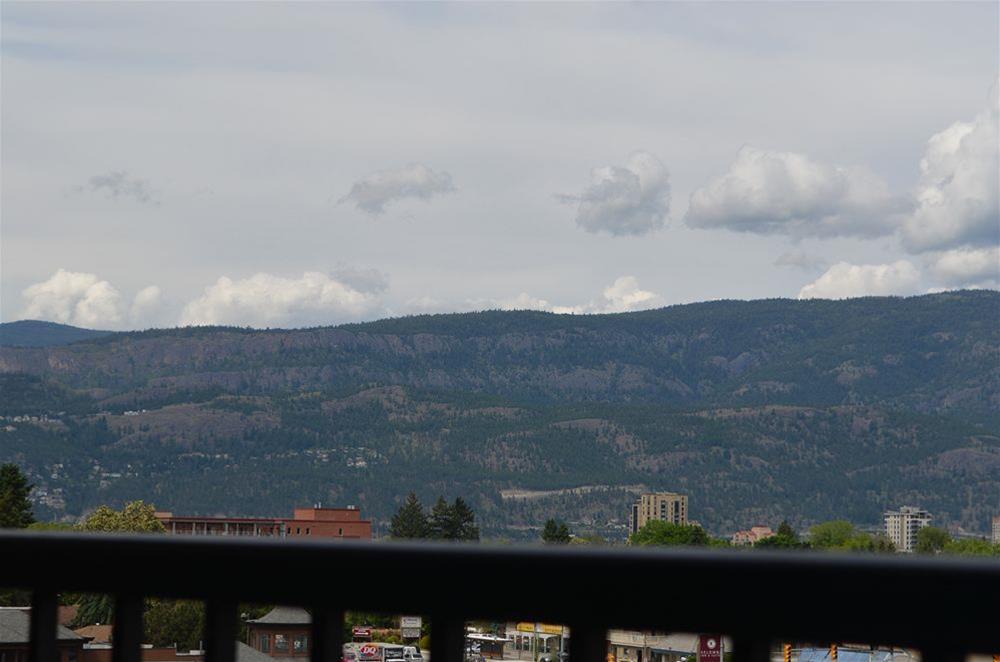 Coast Capri Hotel Kelowna Exterior foto