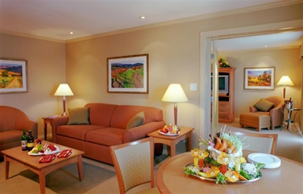 Coast Capri Hotel Kelowna Zimmer foto